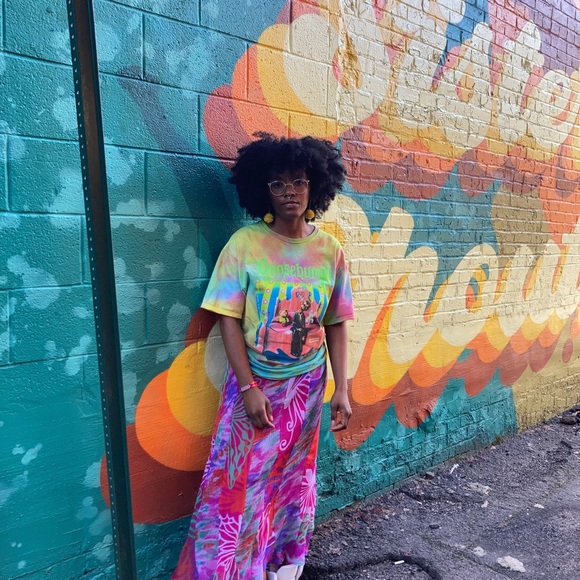 Meet Your Posher, Ashayla - Picture 2 of 6